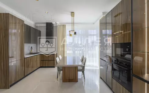 2-этажный коттедж 240 м² с отделкой