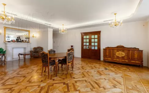 8-КОМН. КВАРТИРА С ОТДЕЛКОЙ 275.3 М² НА 9 ЭТАЖЕ