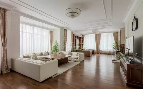 3-этажный коттедж 735 м² с отделкой