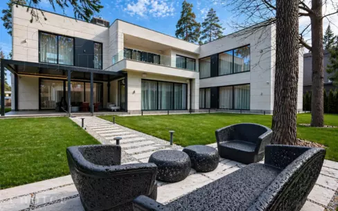 2-этажный коттедж 1 377 м² с отделкой