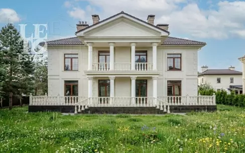2-этажный коттедж 380 м² без отделки