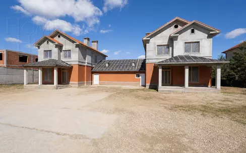 2-этажный таунхаус 373 м² без отделки