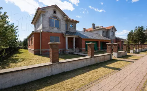 2-этажный таунхаус 373 м² без отделки