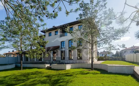 3-этажный коттедж 845.1 м² без отделки