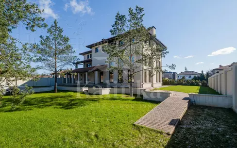 3-этажный коттедж 845.1 м² без отделки