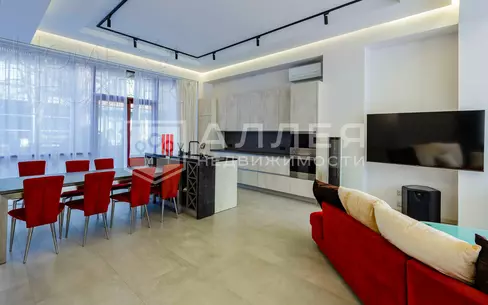 3-этажный таунхаус 240 м² с отделкой