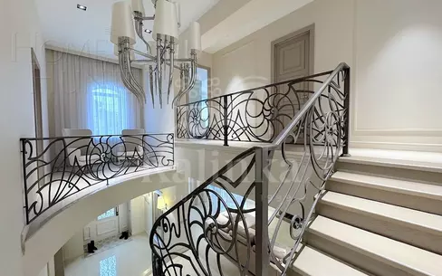 2-этажный коттедж 640 м² с отделкой