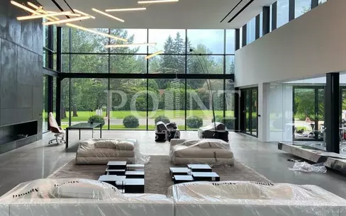 2-этажный коттедж 2 500 м² с отделкой