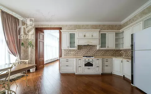 2-этажный коттедж 900 м² с отделкой