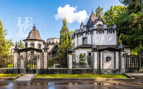 3-этажный коттедж 555 м² с отделкой