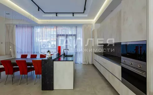 3-этажный таунхаус 240 м² с отделкой
