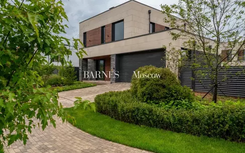 2-этажный коттедж 372 м² с отделкой