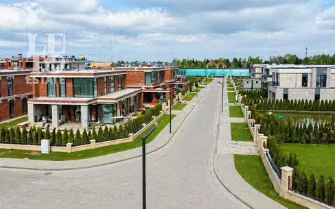 Участок 9 сот. в охраняемом поселке