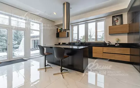 2-этажный коттедж 650 м² с отделкой