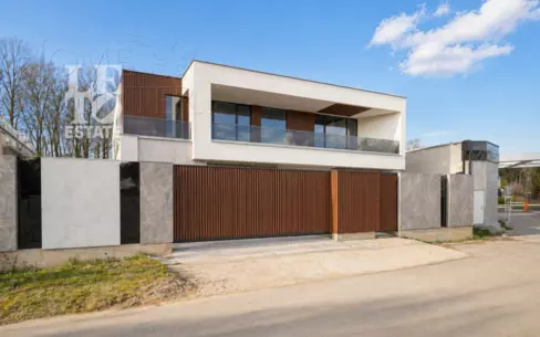 2-этажный коттедж 560 м² без отделки