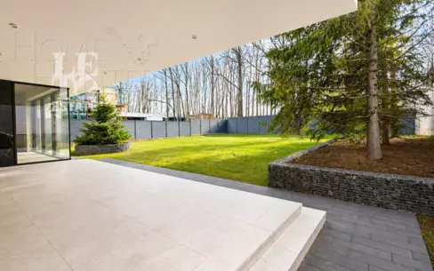 2-этажный коттедж 560 м² без отделки