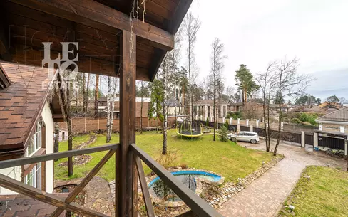 2-этажный коттедж 200 м² с отделкой
