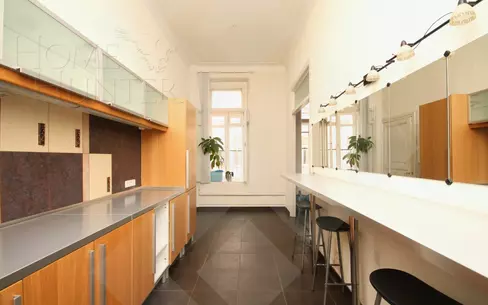 5-КОМН. КВАРТИРА С ОТДЕЛКОЙ 132 М² НА 3 ЭТАЖЕ