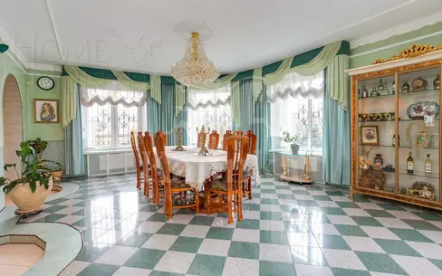 3-этажный коттедж 730 м² с отделкой