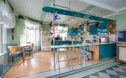 3-этажный коттедж 730 м² с отделкой