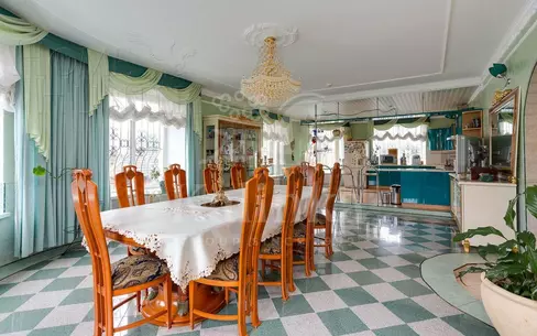 3-этажный коттедж 730 м² с отделкой