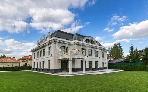 2-этажный коттедж 1 750 м² без отделки