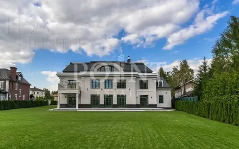 2-этажный коттедж 1 750 м² без отделки