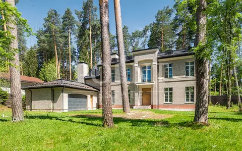 2-этажный коттедж 850 м² без отделки