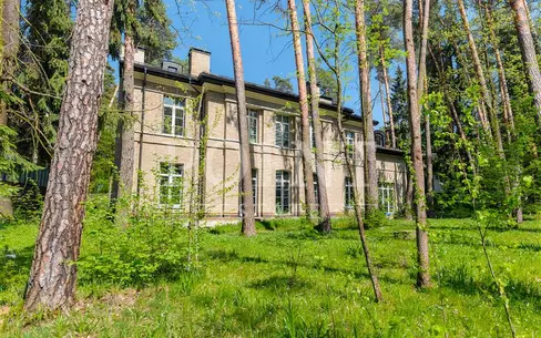2-этажный коттедж 850 м² без отделки