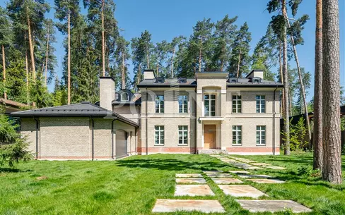2-этажный коттедж 850 м² без отделки