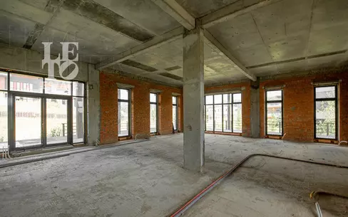 2-этажный коттедж 700 м² без отделки