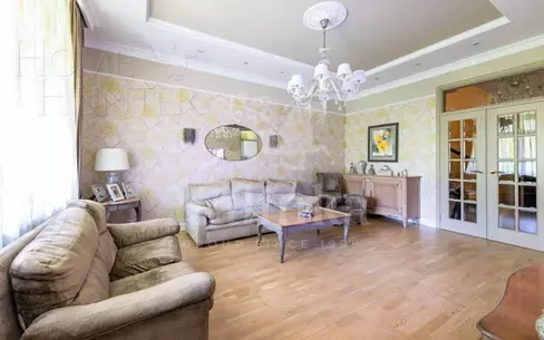3-этажный таунхаус 240 м² с отделкой