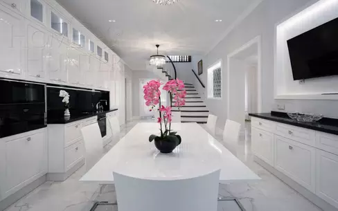 2-этажный коттедж 600 м² с отделкой