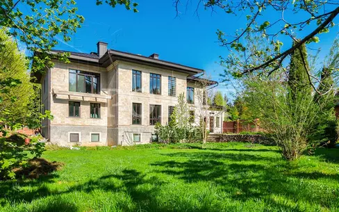 2-этажный коттедж 1 120 м² без отделки