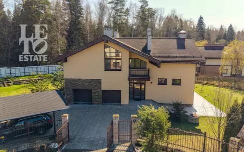 2-этажный коттедж 425 м² с отделкой