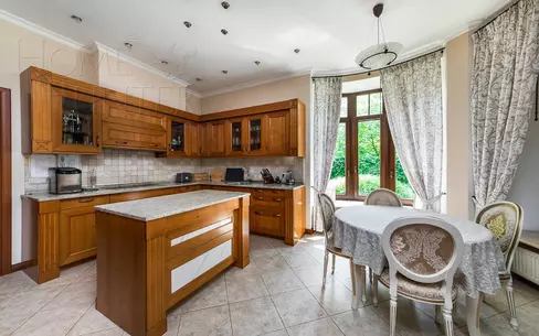 2-этажный коттедж 865 м² с отделкой