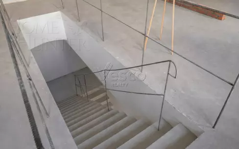 2-УРОВНЕВЫЕ АПАРТАМЕНТЫ БЕЗ ОТДЕЛКИ 191.8 М² НА 1 ЭТАЖЕ
