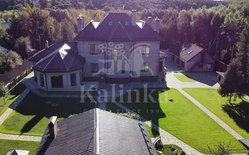 2-этажный коттедж 650 м² с отделкой