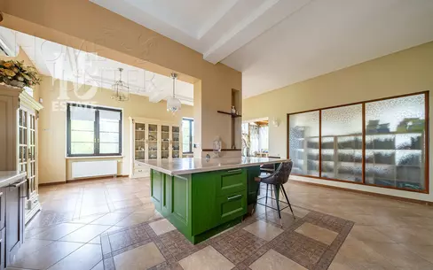 3-этажный коттедж 470 м² с отделкой