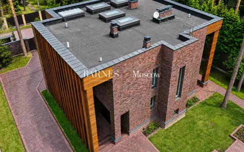 2-этажный коттедж 750 м² с отделкой