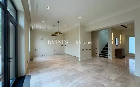 2-этажный коттедж 370 м² с отделкой