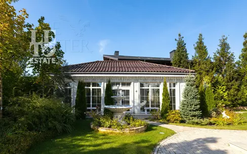 2-этажный коттедж 550 м² с отделкой