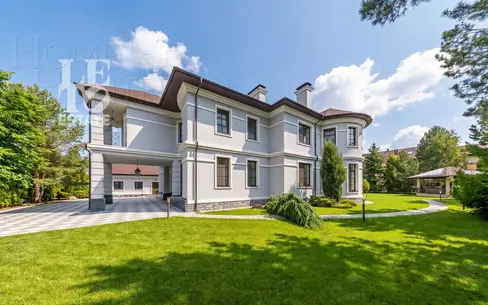 2-этажный коттедж 590 м² с отделкой