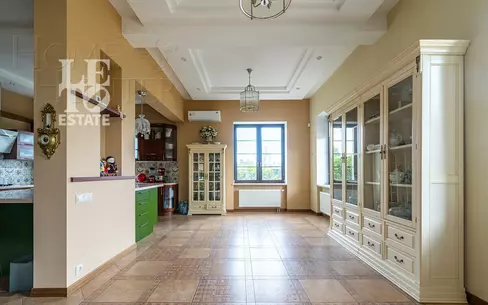 3-этажный коттедж 470 м² с отделкой