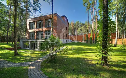2-этажный коттедж 640 м² с отделкой