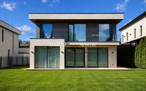2-этажный коттедж 349.7 м² с отделкой
