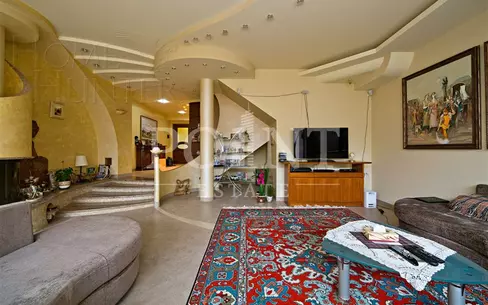 2-этажный таунхаус 340 м² с отделкой