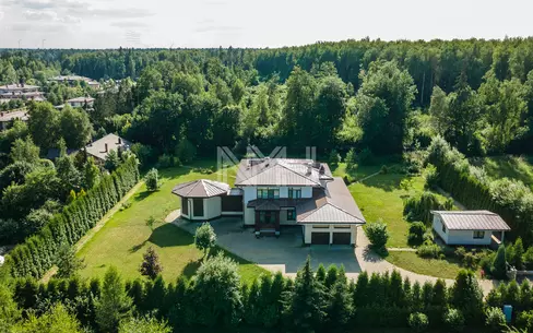 2-этажный коттедж 442 м² с отделкой