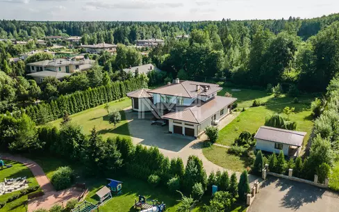 2-этажный коттедж 442 м² с отделкой