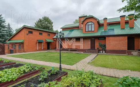 2-этажный коттедж 490 м² с отделкой